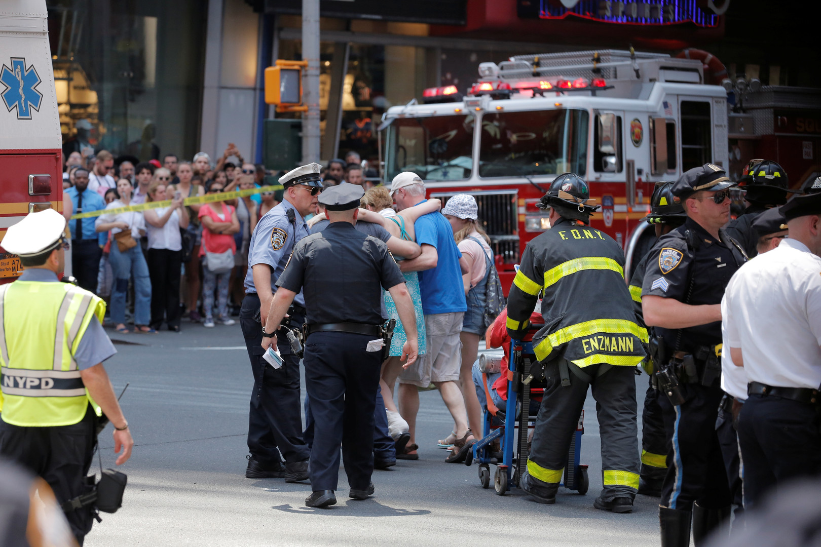 Bilder des Unglücksorts am Times Square
