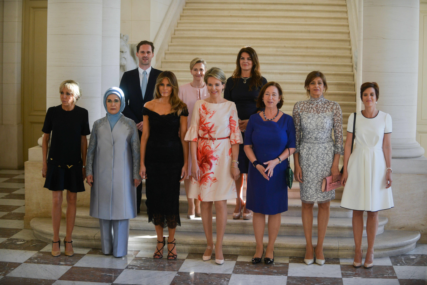 Erster First Gentleman bei NATO-Feier – Premier von Luxemburg kommt mit seinem Mann (FOTOS)