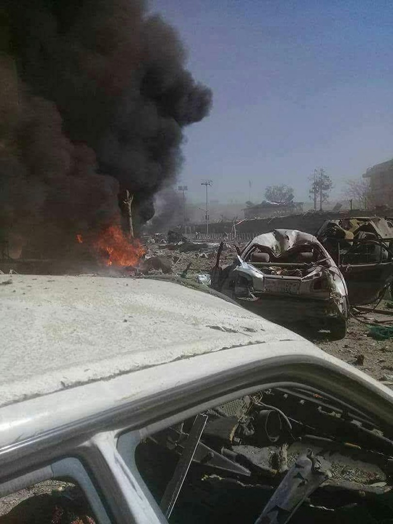 Erste Bilder nach dem Anschlag Kabuls und der stark beschädigten deutschen Botschaft