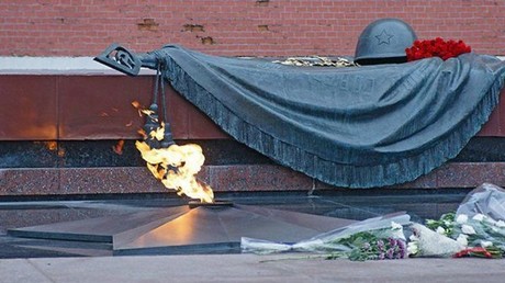 Live: Zeremonie an der Kremlmauer markiert 50. Jahrestag der Ewigen Flamme