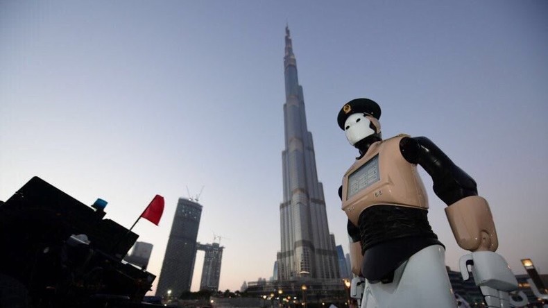 RoboCop wird Wirklichkeit: Dubai setzt Roboter im Polizeidienst ein