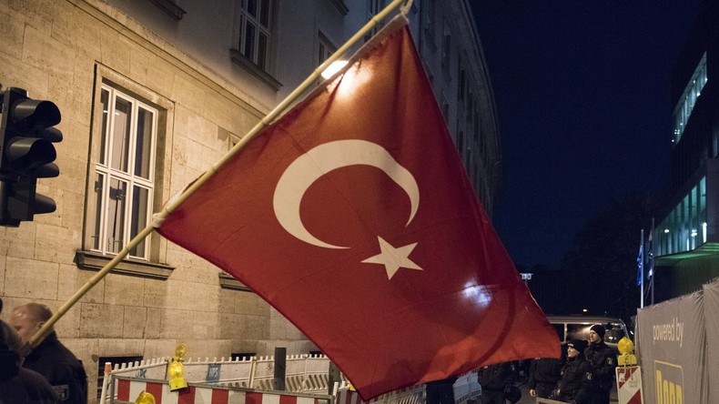 Menschenrechtsbeauftragte: Türkei muss Entlassungen von Beamten prüfen