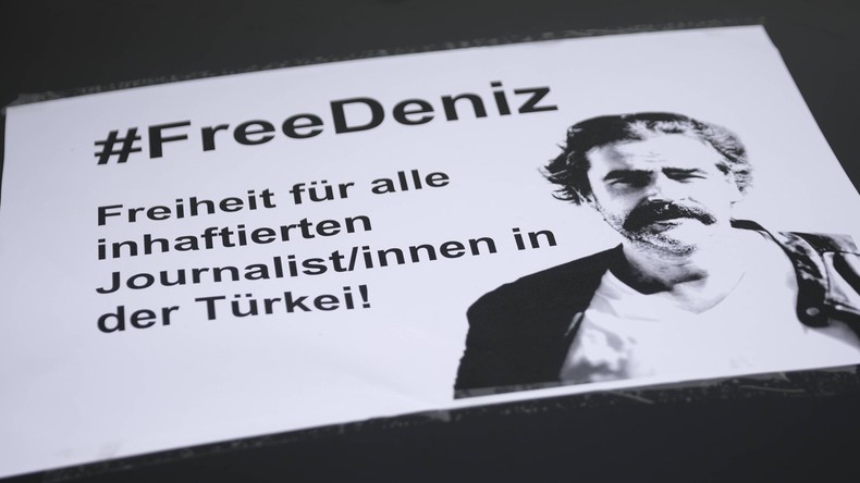 Deutscher Botschafter besucht Deniz Yücel im Gefängnis