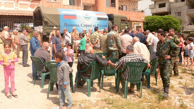 Russische Armeeangehörige erweisen humanitäre und ärztliche Hilfe in Syrien
