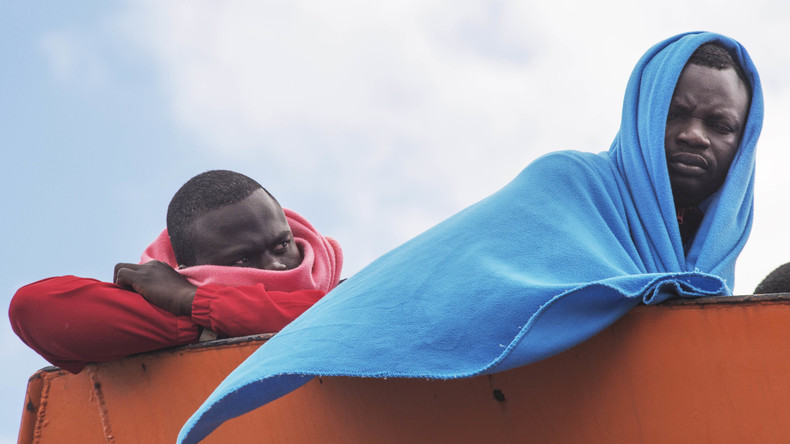 Mehr als 2.500 Migranten aus Seenot gerettet