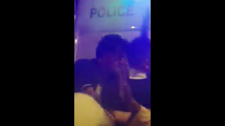 London: Kleintransporter rast in Menschenmenge - Passanten filmen Verhaftung des Fahrers