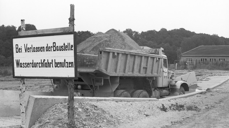 Uranbergbaubetrieb in Thüringen deckt radioaktiven Schlamm nach 25 Jahren ab