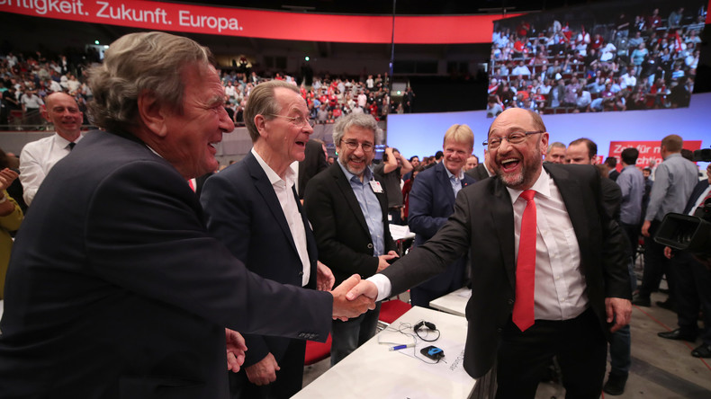 SPD-Parteitag gegen Merkel und AfD unter begleitenden Protesten
