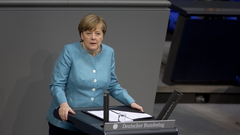 Merkel sagt Italien Hilfe bei Bewältigung des Flüchtlingsandrangs zu
