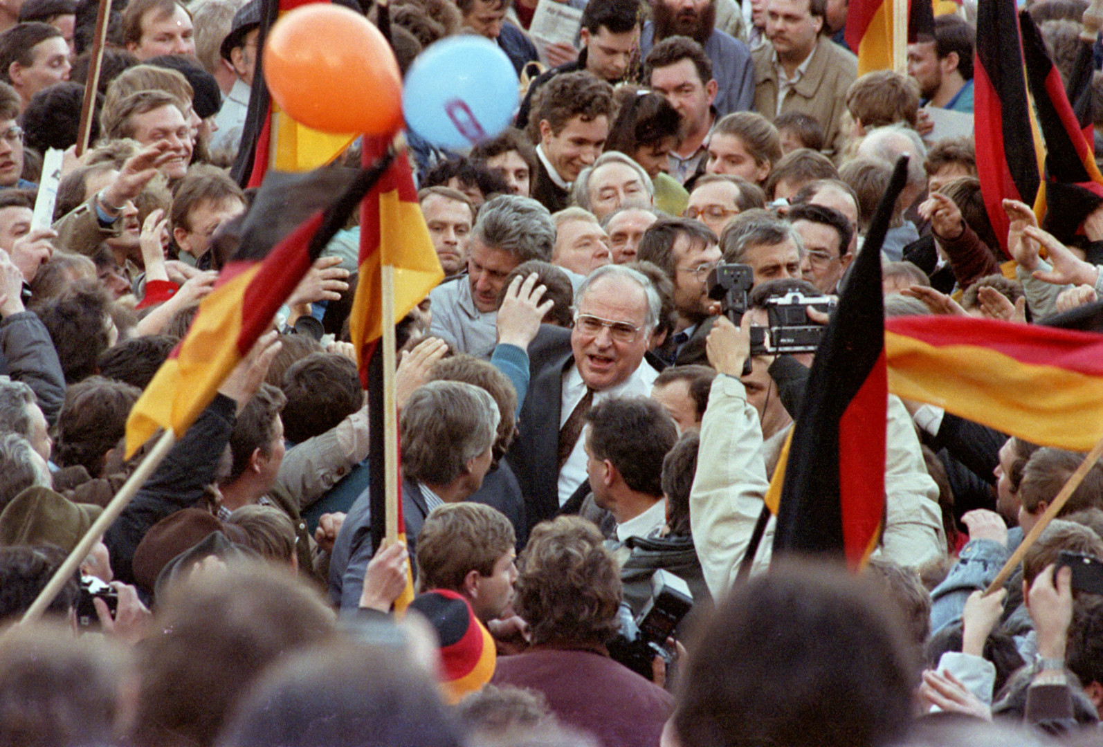 Helmut Kohl – Ein Leben zwischen Saumagen, Flick-Affäre und deutscher Wiedervereinigung