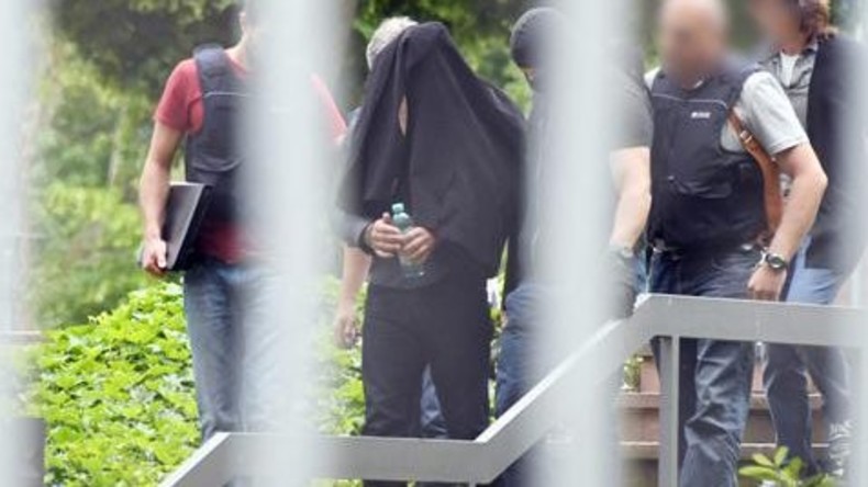 Drei mutmaßliche IS-Terroristen in Deutschland vor Gericht