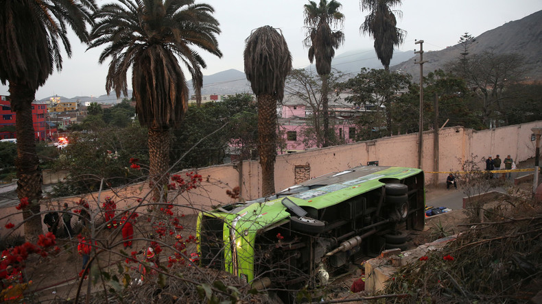 Mindestens neun Tote und 25 Verletzte bei Busunglück in Peru