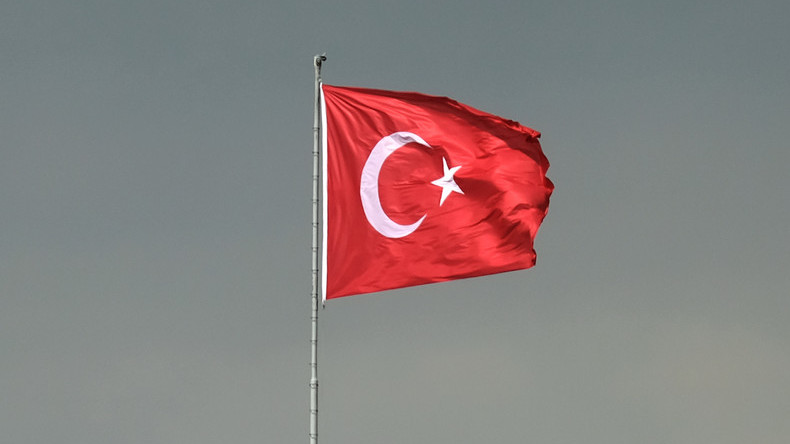 Mehr als 40 Mitarbeiter von zwei Universitäten in Türkei festgenommen