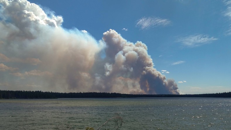Kanada: 14.000 Menschen fliehen vor Waldbränden