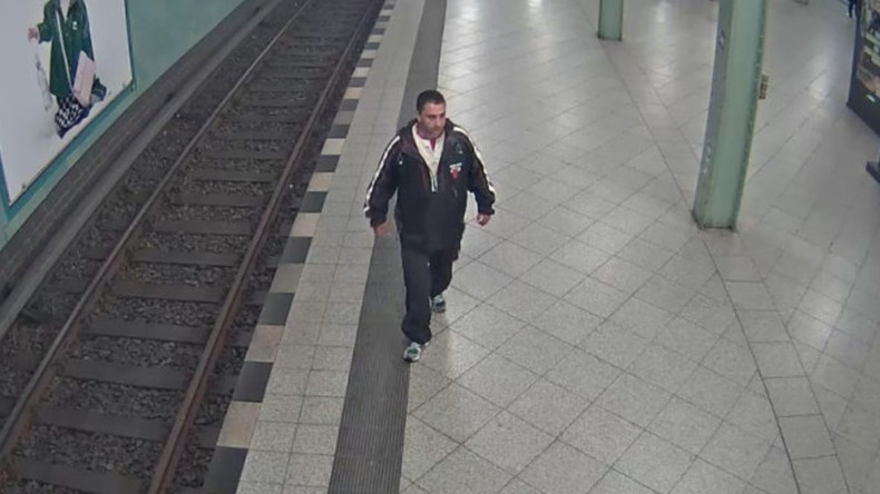 Erneuter Treppenschubserfall: Berliner Polizei bittet Öffentlichkeit um Mithilfe bei Tätersuche