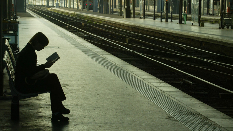Mit der Eisenbahn: Russlands Parlament will Bibliotheken an Bahnhöfen etablieren