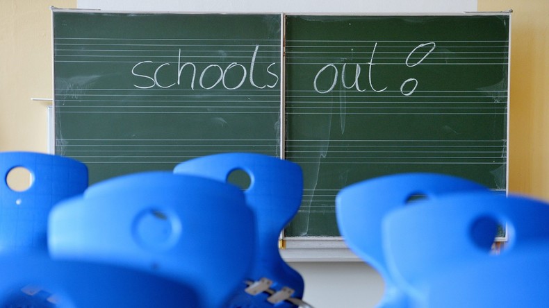 Schüler flieht ins Ausland wegen schlechter Noten