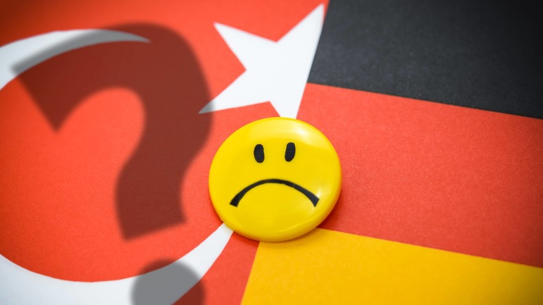 Trotz diplomatischer Krise: Außenminister Gabriel wendet sich an Türkeistämmige