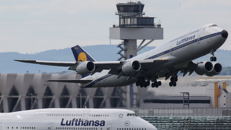 Unerwarteter Passagier: Frau bringt auf Lufthansa-Flug Jungen zur Welt