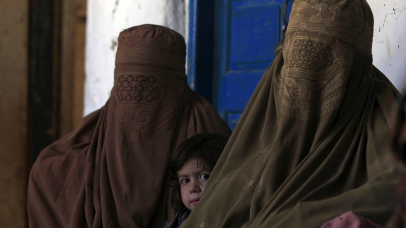 Barbarische Selbstjustiz: 17-jährige Pakistanerin auf Befehl des Dorfrates vergewaltigt