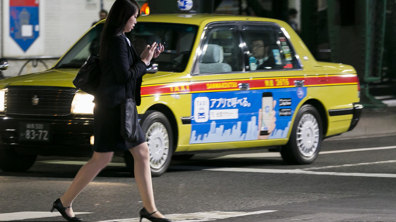 Honolulu verbietet Smartphones beim Überqueren der Straße – Strafen von 13 bis 85 Euro