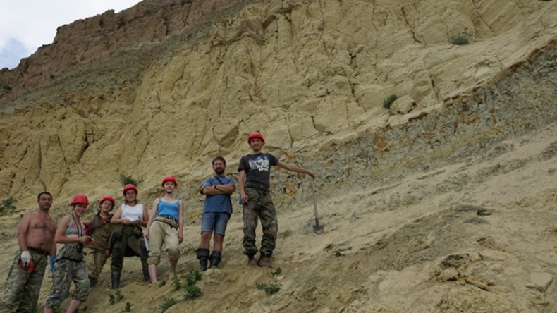 Russische Forscher entdecken Überreste von Mammuts und Dinosauriern in Sibirien