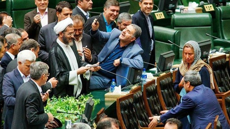 EU-Chefdiplomatin Federika Mogherini sorgt für Sensation im iranischen Parlament