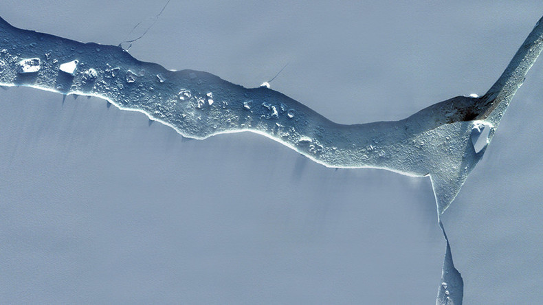 Wunder der Natur: Neue Satellitenbilder des eine Billion Tonnen schweren Eisbergs A68 in Antarktis