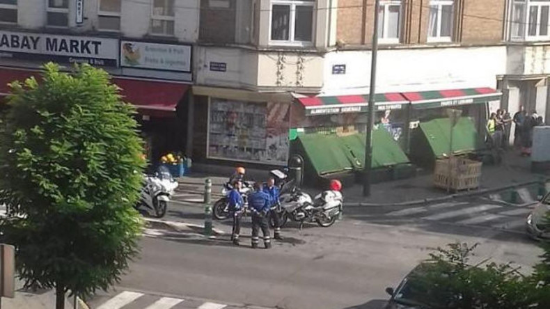 Brüssel: Bombenalarm am Bahnhof von Molenbeek - Polizei beschießt Auto - Fahrer festgenommen
