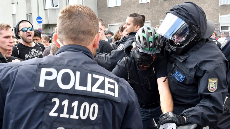 Neonazis gegen Antifaschisten: In Berlin fliegen Fäuste