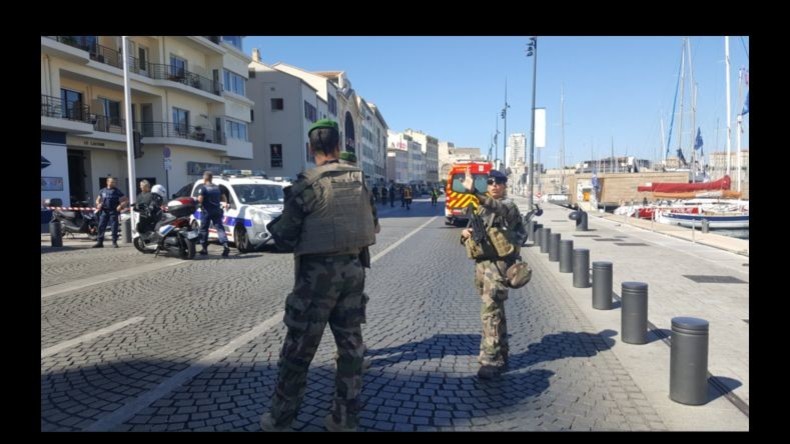Auto fährt Fußgänger an Bushaltestellen in Marseille an – Frau tot, eine weitere schwer verletzt