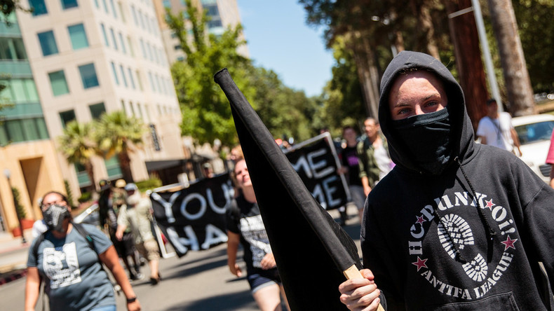 Petition "Antifa zu Terrorgruppe erklären" hat 100.000 Unterschriften – Weißes Haus muss reagieren