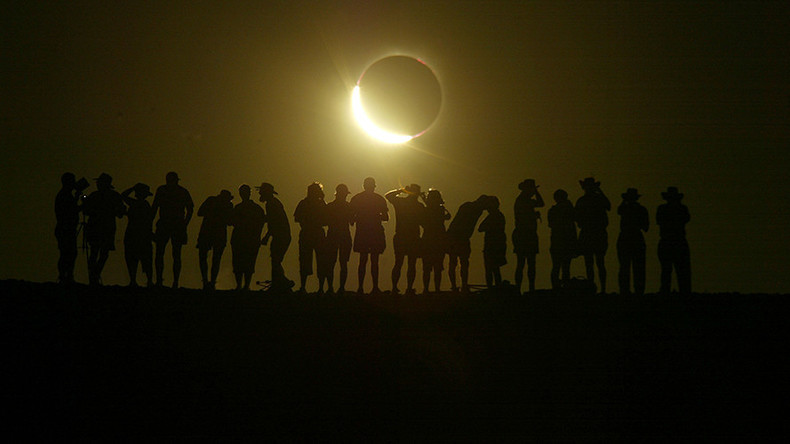 Hype um amerikanische Sonnenfinsternis und Kriegs-Prophezeiungen