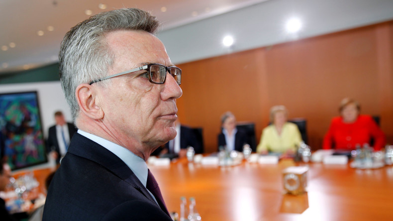 Innenminister de Mazière verbietet Internetplattform „linksunten-indymedia“ - Kritik am Vorgehen