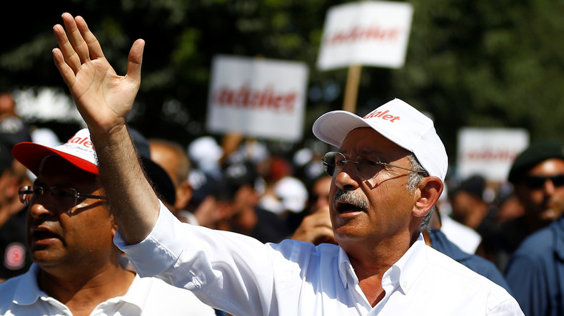 Türkischer Oppositionsführer fordert bei "Gerechtigkeitskongress" mehr Demokratie