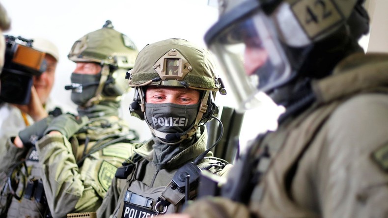 Gewaltfantasien oder Terrorverdacht? Razzien bei "Preppern" im Mecklenburg-Vorpommern