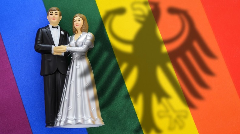 Ehe für alle wegen bundesweiten Software-Problems verzögert