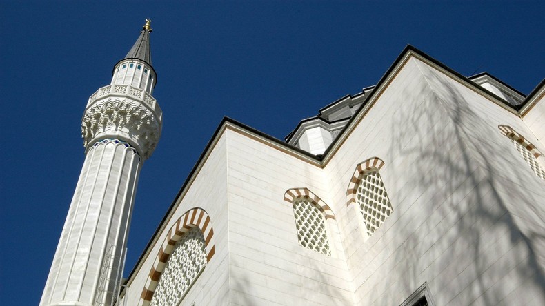 Eklat in Berliner Moschee – Randalierer will Gebetshaus nicht verlassen und verletzt fünf Polizisten