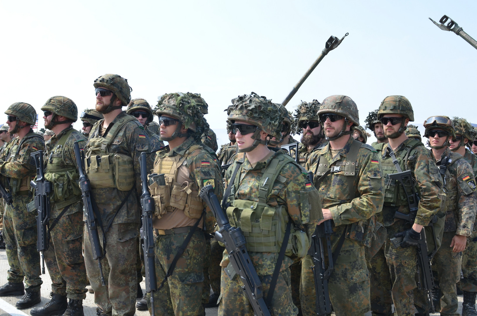 NATO im Kaukasus: US-Panzer und Bundeswehrsoldaten auf dem Weg nach Georgien
