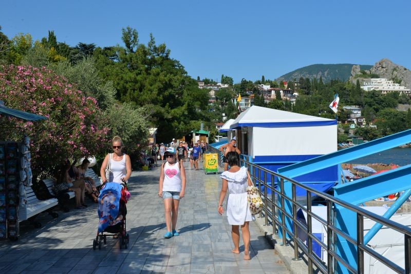 Reportage: Landverbindung nach Russland - Ein Brücke gibt den Menschen auf der Krim Hoffnung