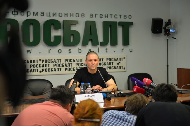 Russland: Erster Pressetermin des Links-Aktivisten Sergej Udalzow nach-vier Jahren Haft