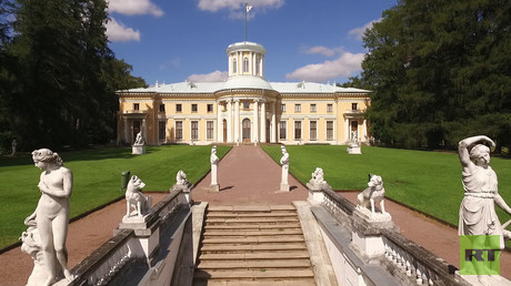Einmal in Russland: Das Versailles bei Moskau