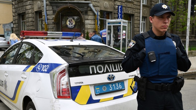 Kanadischer Polizist kommt ukrainische Kollegen ausbilden und wird von ihnen beraubt