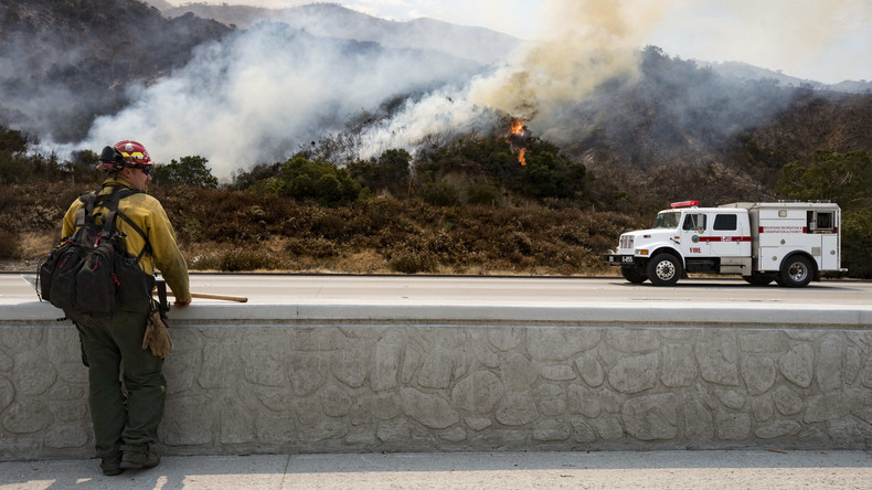 Buschfeuer bei Los Angeles verkohlt 20 Quadratkilometer