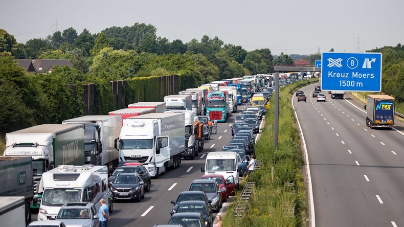Autobahnprivatisierung: Bundesregierung schleudert Millionen Euro aus dem Fenster