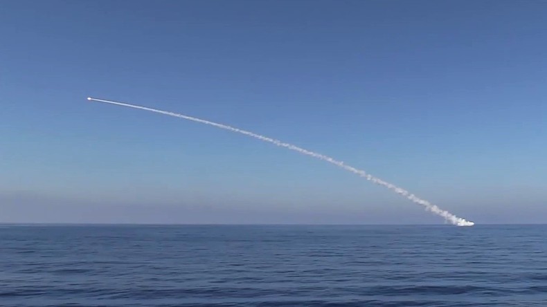 Zwei russische U-Boote attackieren IS-Stellungen in Syrien