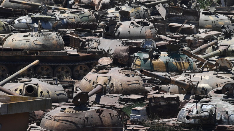 Russische Kampfflugzeuge zerstören drei "Panzerbomben"-Werke in Syrien
