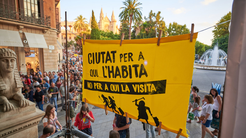 Tausende protestieren gegen Massentourismus auf Mallorca