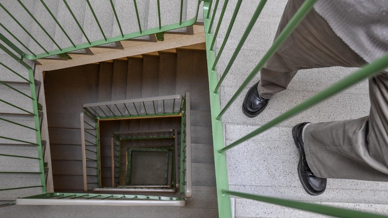 Kein Bock auf Treppe: Chinese lässt Aufzug im Mehrfamilienhaus nur für sich selbst installieren