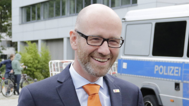 Urteil: 2.000 Euro Strafe für Drohungen auf Facebook gegen CDU-Generalsekretär